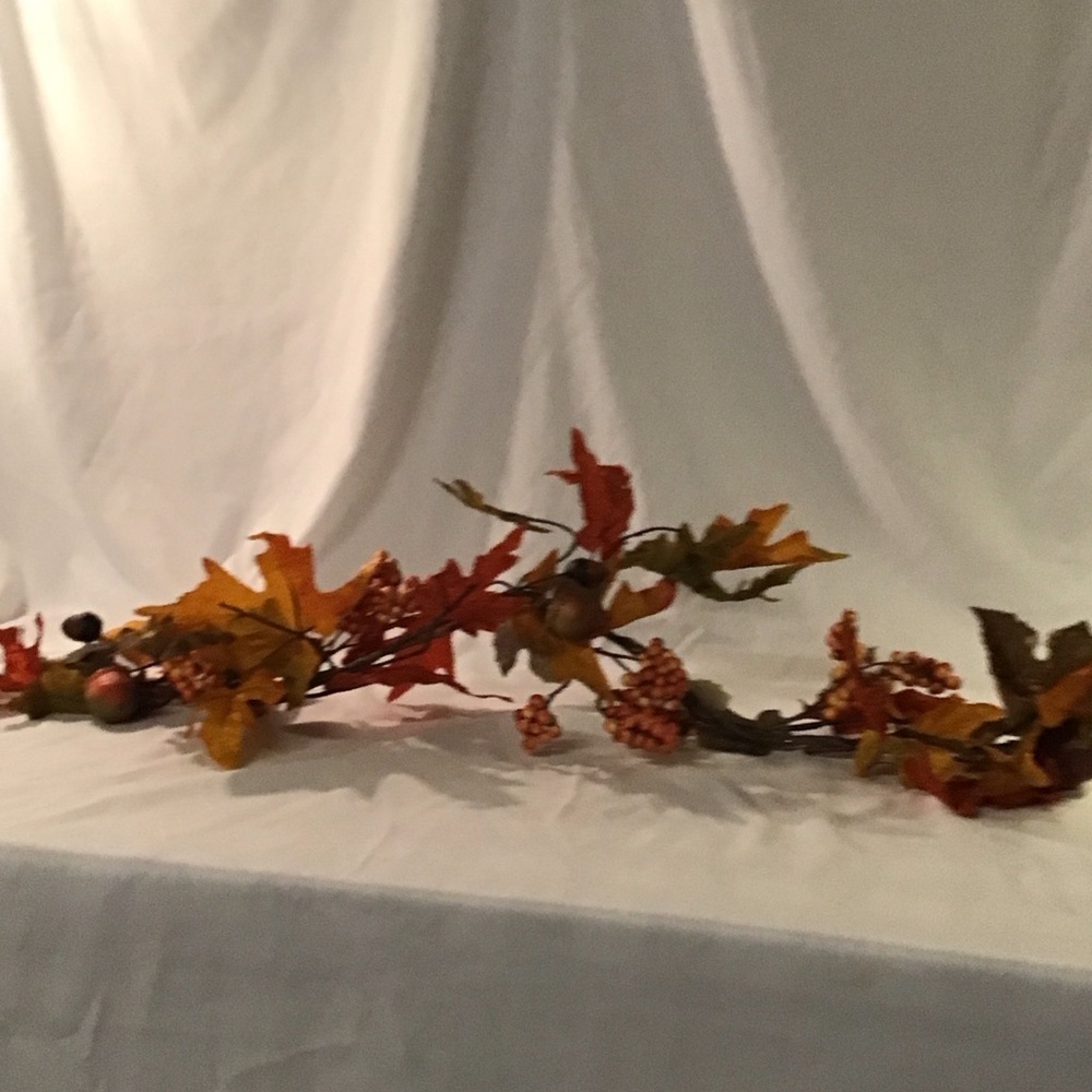 Autumn Leaf Garland with Berries